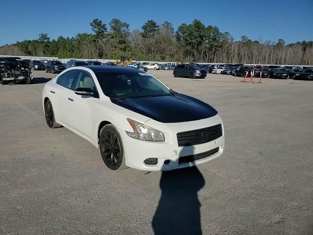 2010 Nissan Maxima - Image 10