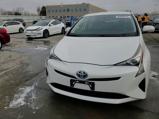 2016 Toyota Prius - Image 13