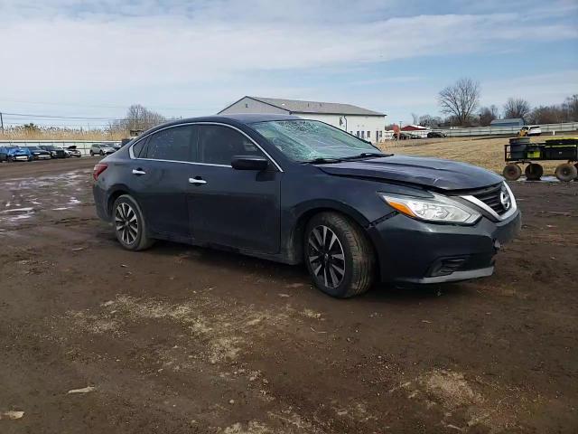 2018 Nissan Altima - Image 10