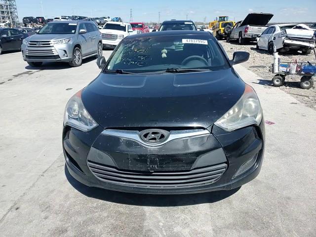 2016 Hyundai Veloster - Image 11