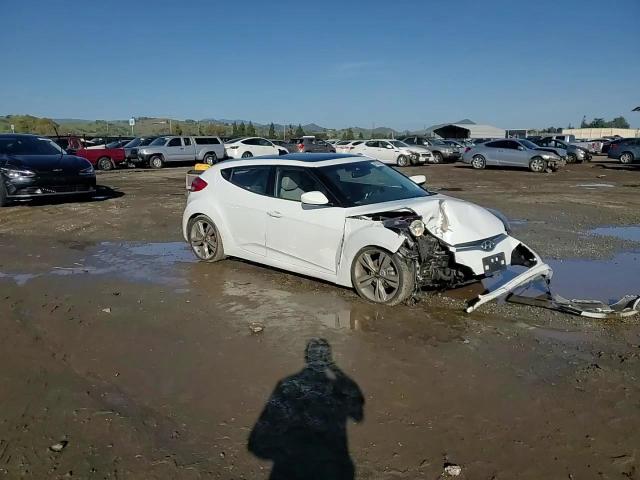 2013 Hyundai Veloster - Image 11