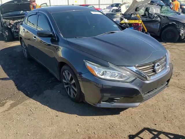 2017 Nissan Altima - Image 11