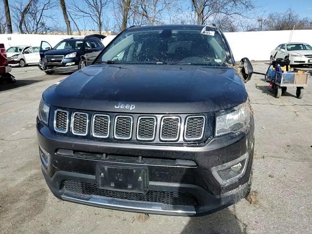 2018 Jeep Compass - Image 12