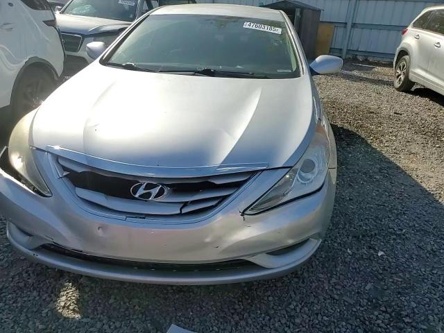 2012 Hyundai Sonata - Image 11