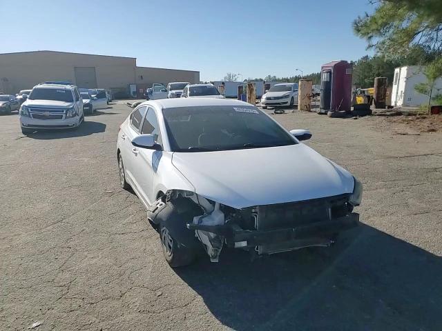 2017 Hyundai Elantra - Image 10