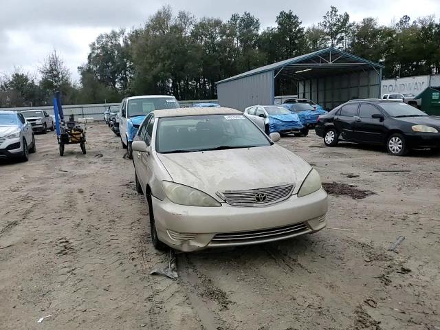 2005 Toyota Camry - Image 11