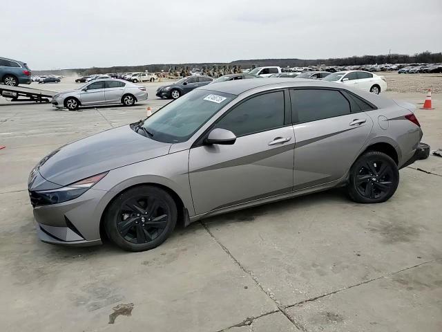 2022 Hyundai Elantra - Image 14