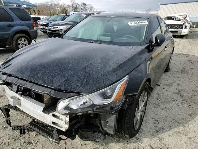 2020 Nissan Altima - Image 10