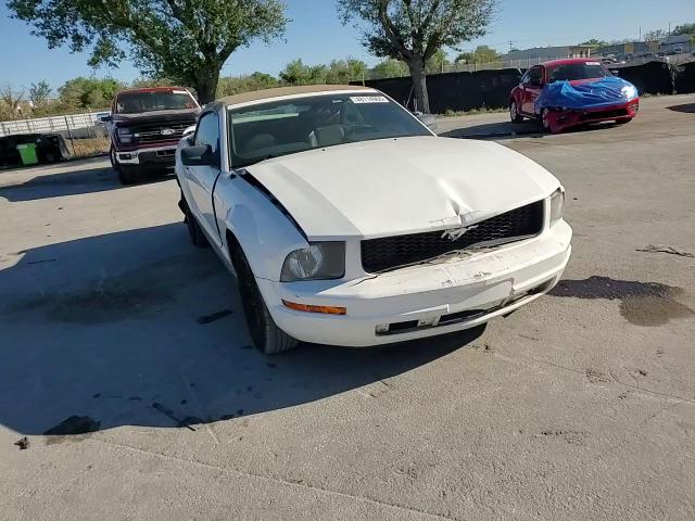 2005 Ford Mustang - Image 11