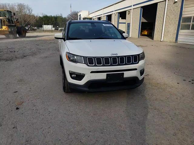 2019 Jeep Compass - Image 12