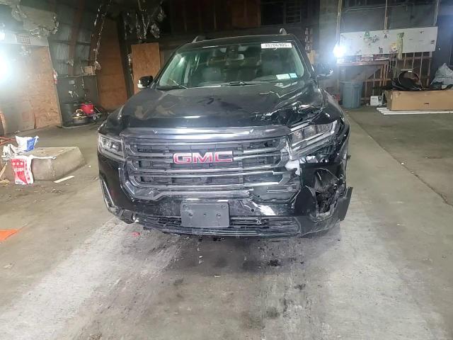 2022 GMC Acadia - Image 10