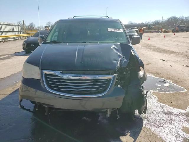 2013 Chrysler Town & Country - Image 15