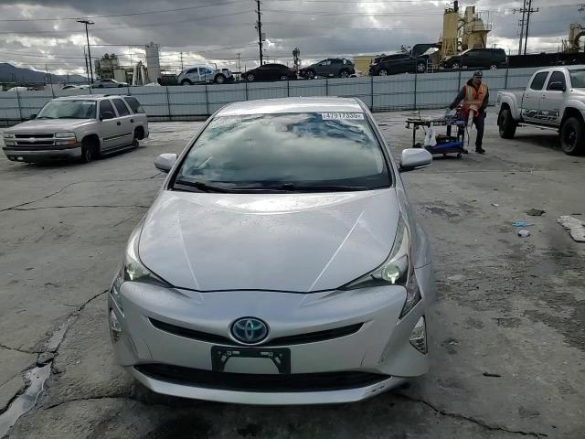 2016 Toyota Prius - Image 11