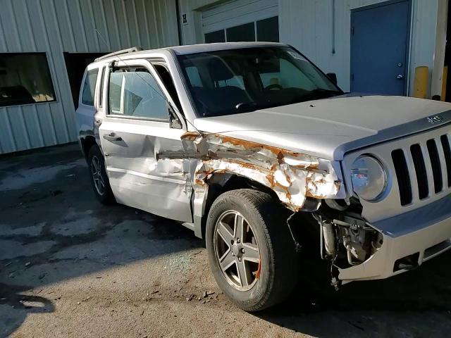2010 Jeep Liberty (Patriot) - Image 12