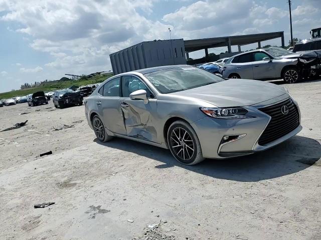 2017 Lexus ES - Image 11