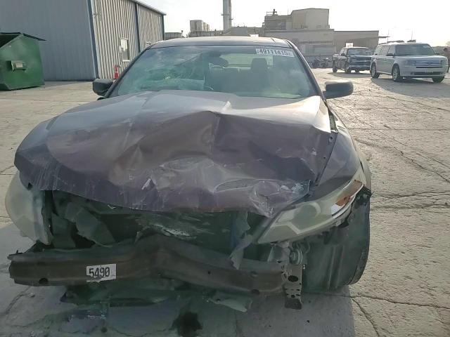 2010 Ford Taurus - Image 11