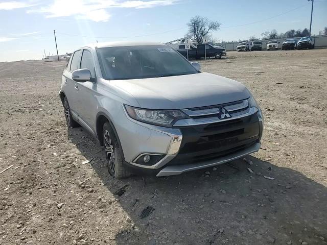 2016 Mitsubishi Outlander - Image 12