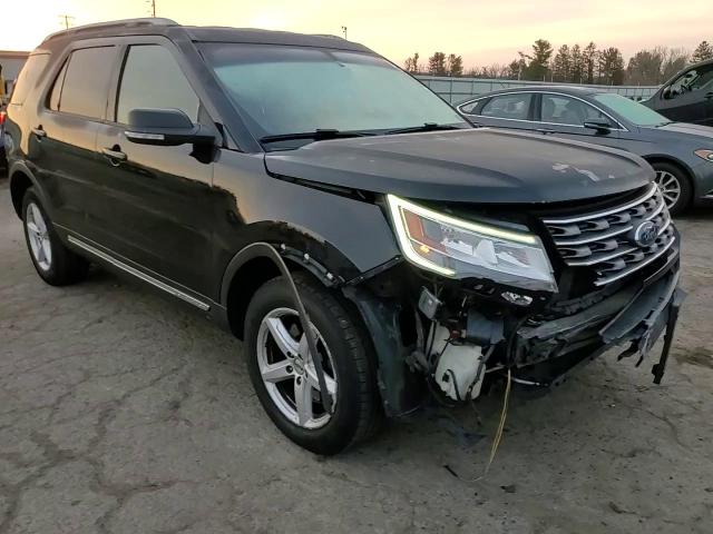 2017 Ford Explorer - Image 12