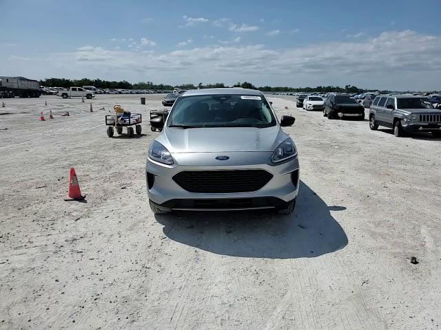 2022 Ford Escape - Image 11