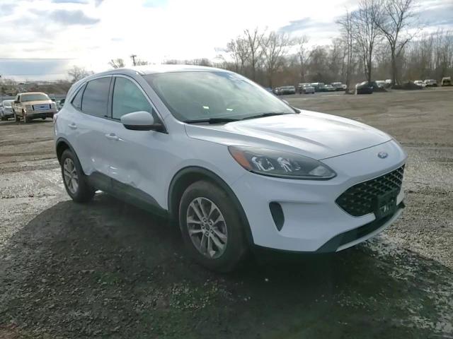 2020 Ford Escape - Image 12