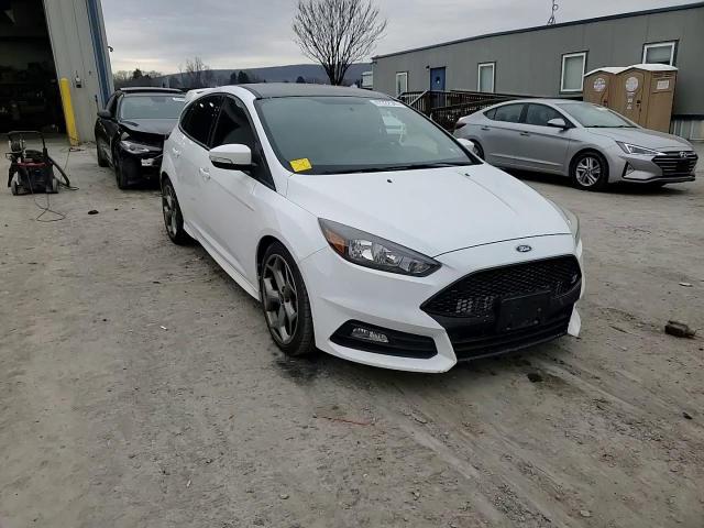2018 Ford Focus - Image 13