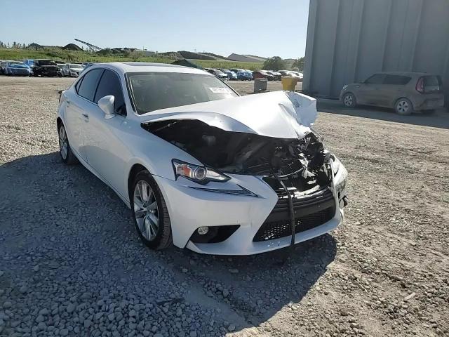 2016 Lexus IS - Image 10