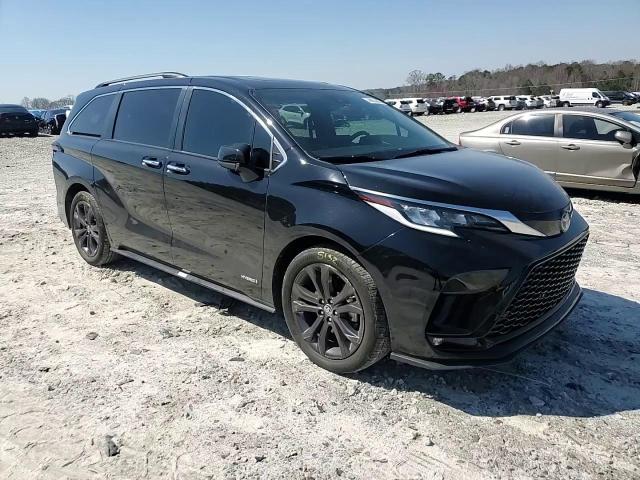 2021 Toyota Sienna - Image 11