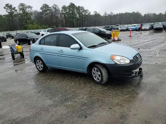 2009 Hyundai Accent - Image 10