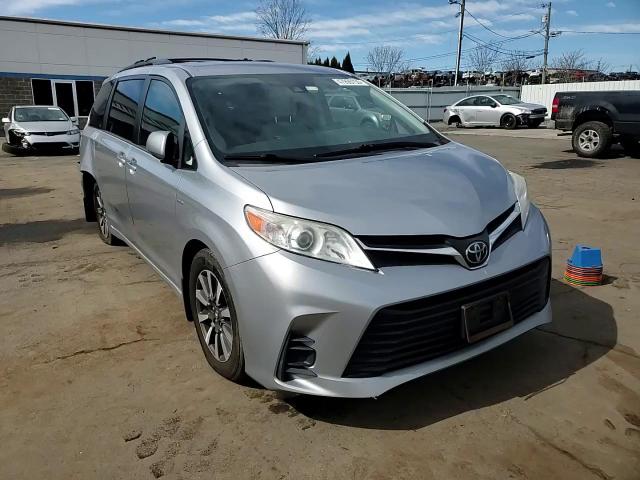 2018 Toyota Sienna - Image 11