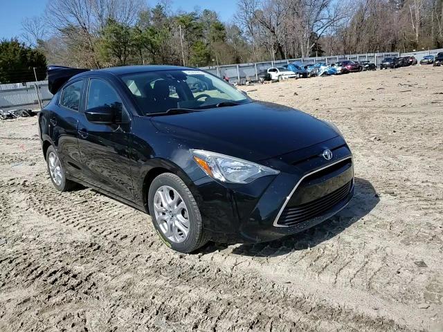 2018 Toyota Yaris - Image 10