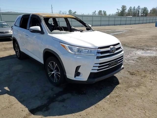 2019 Toyota Highlander Le VIN: 5TDBZRFH2KS965135 Lot: 50967135