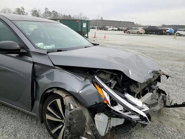 2019 Nissan Altima - Image 11