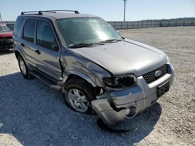 2007 Ford Escape - Image 12