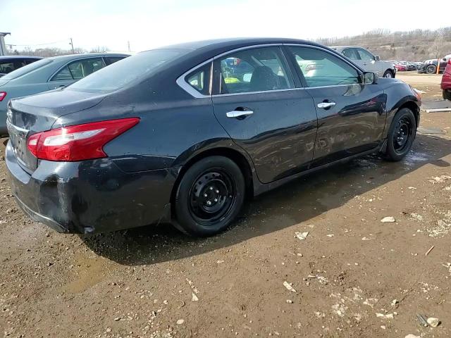 2017 Nissan Altima - Image 13