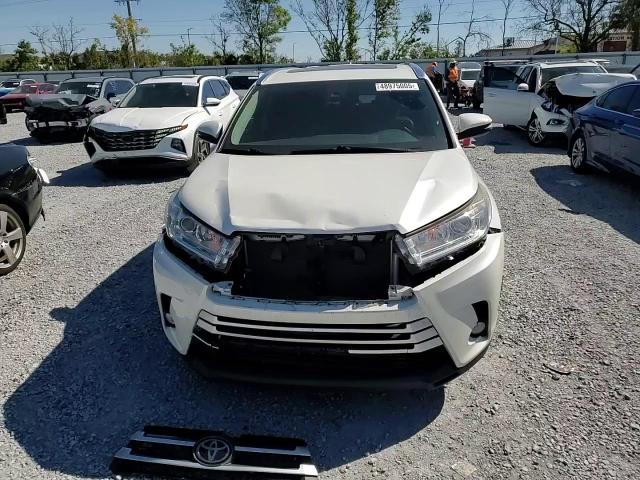 2019 Toyota Highlander - Image 11