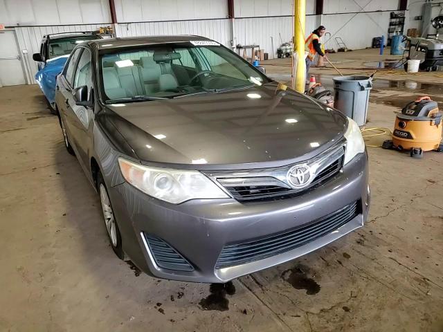 2014 Toyota Camry - Image 13