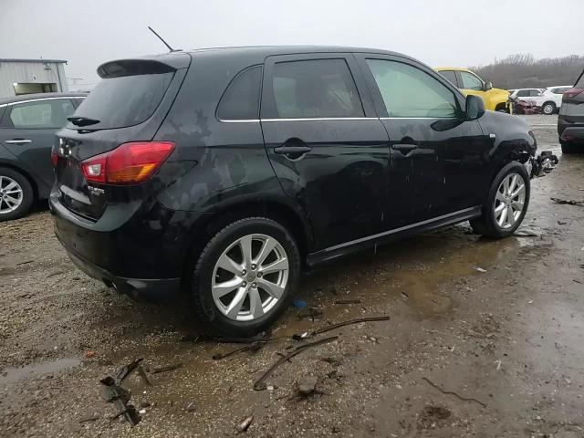 2015 Mitsubishi Outlander - Image 14