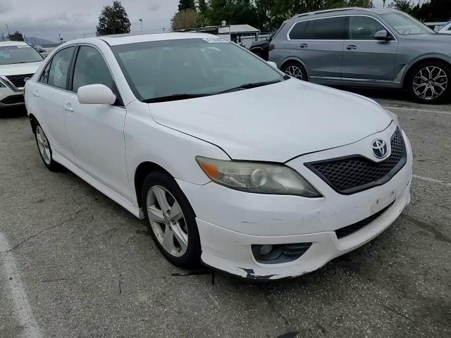 2011 Toyota Camry - Image 11