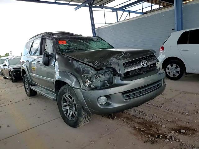 2006 Toyota Sequoia - Image 11