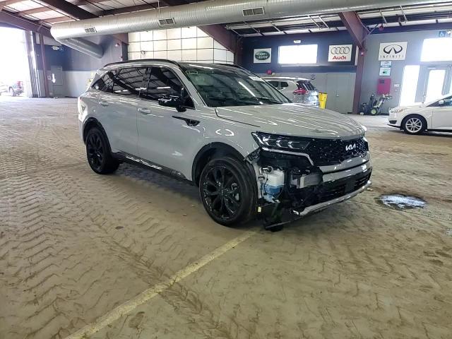 2023 Kia Sorento - Image 11