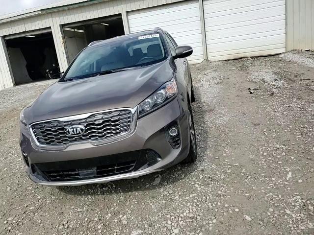 2019 Kia Sorento - Image 14