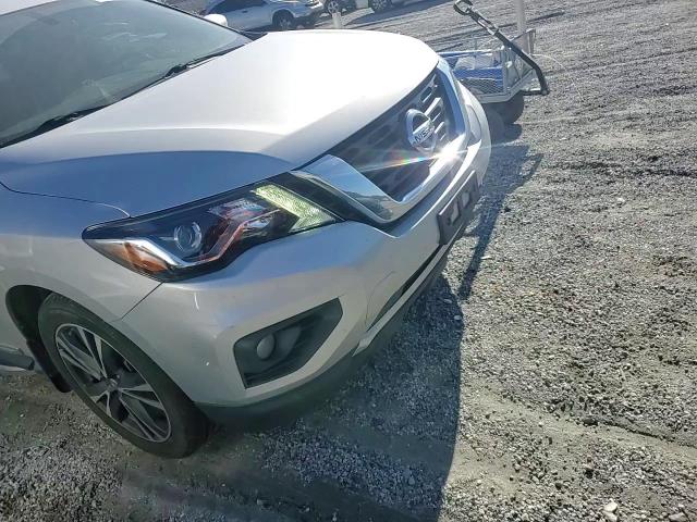 2018 Nissan Pathfinder - Image 11