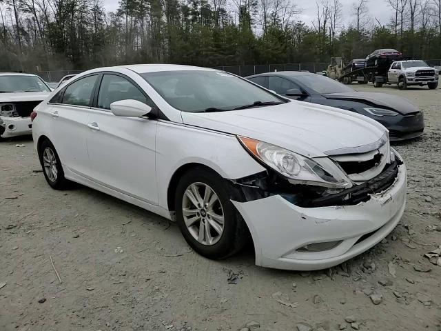 2013 Hyundai Sonata - Image 11