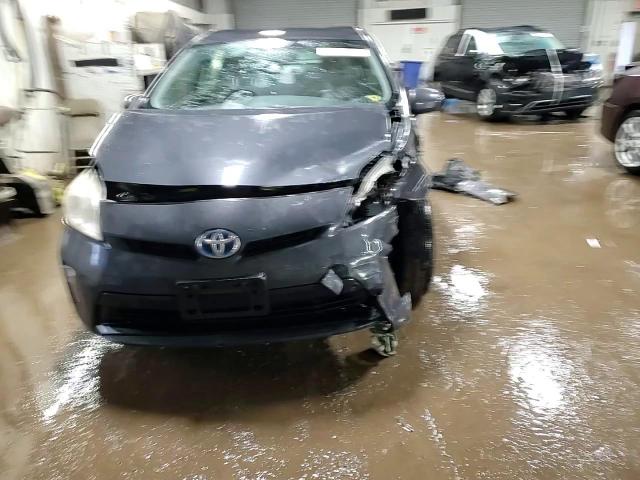 2013 Toyota Prius - Image 13