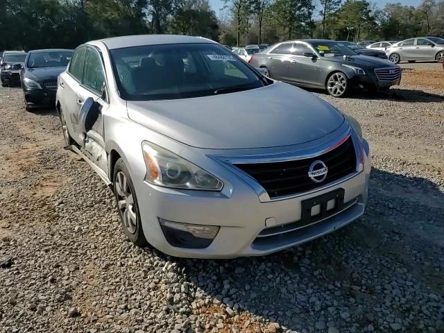 2015 Nissan Altima - Image 11