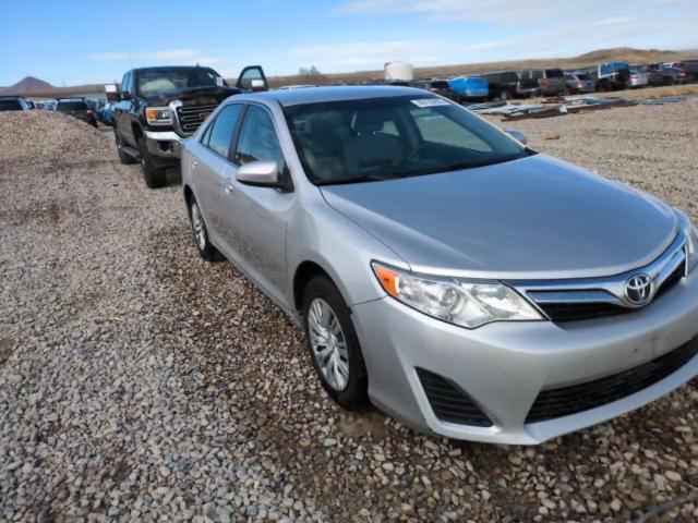 2014 Toyota Camry - Image 13