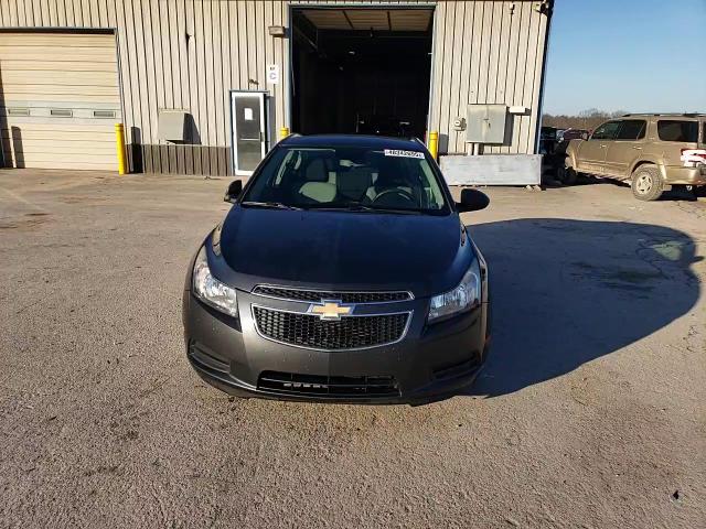 2013 Chevrolet Cruze - Image 13