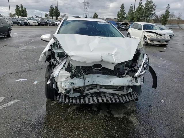 2018 Toyota Prius - Image 11
