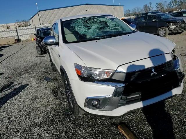 2017 Mitsubishi Outlander - Image 13