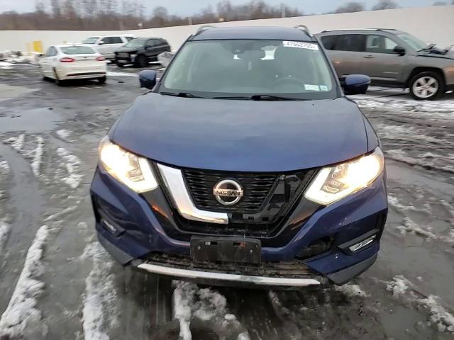 2018 Nissan Rogue - Image 11